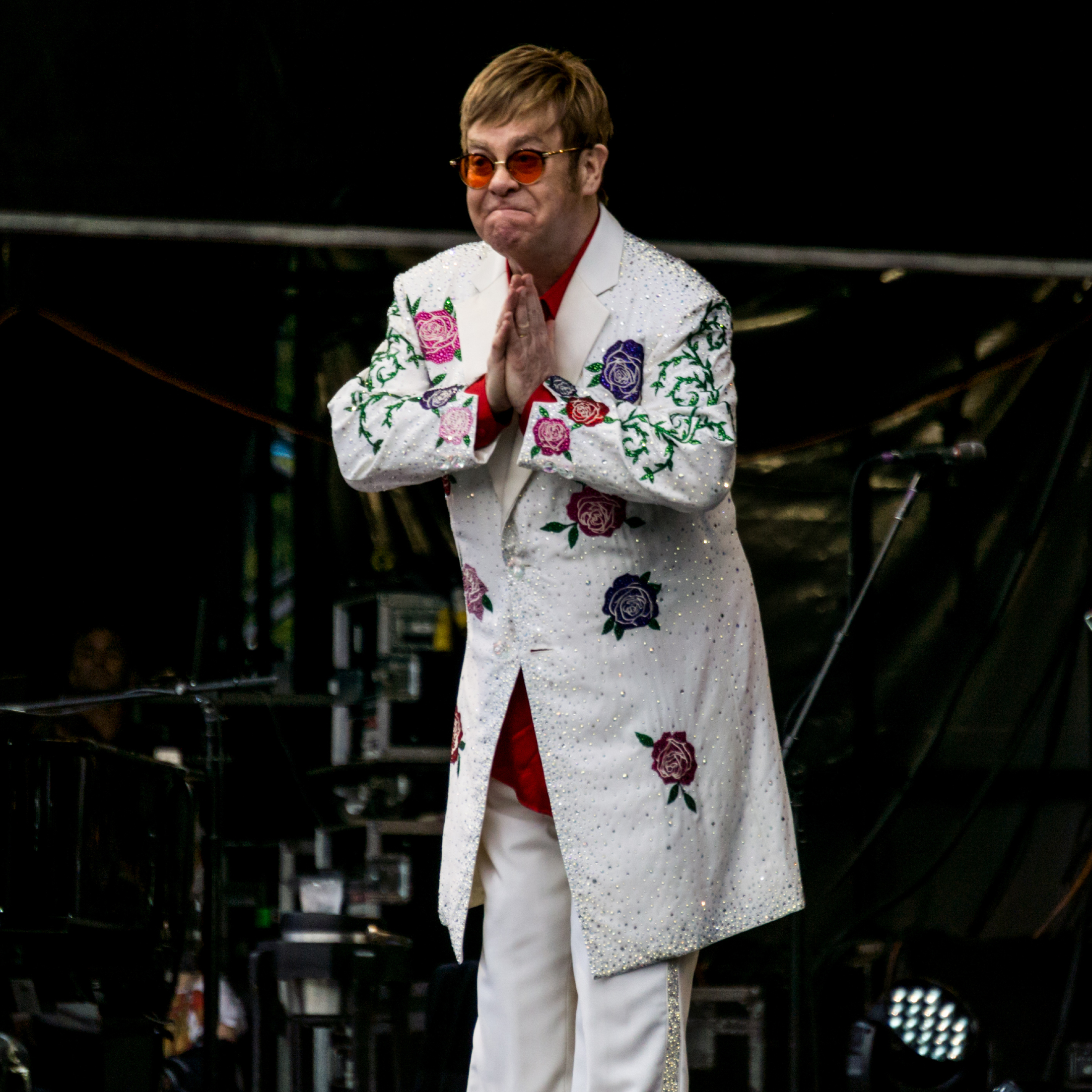 Elton in 2017, courtesy of Raph_PH.